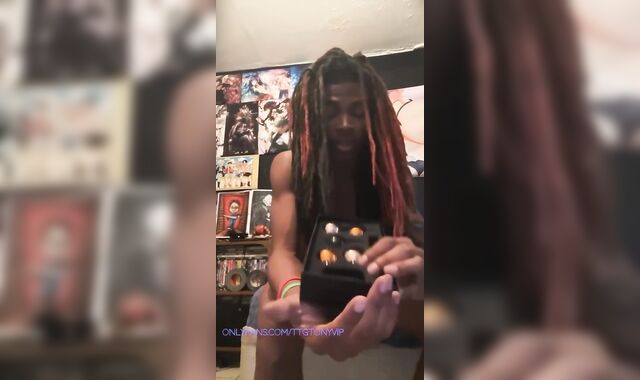 Demonstrating sex playthings, commentary review, (self gusto at the end)