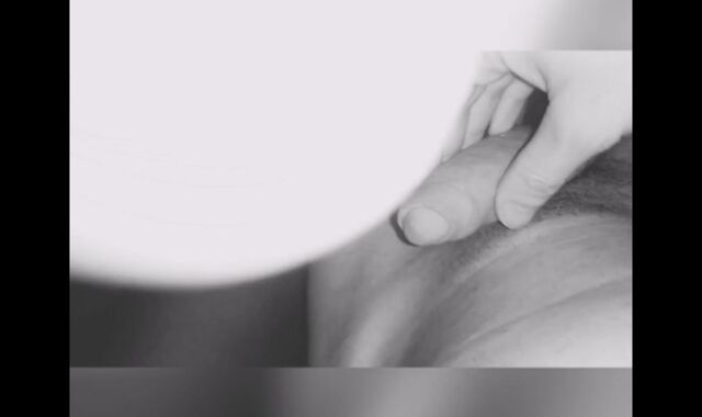 Bayron se masturba para porn hub parte 1