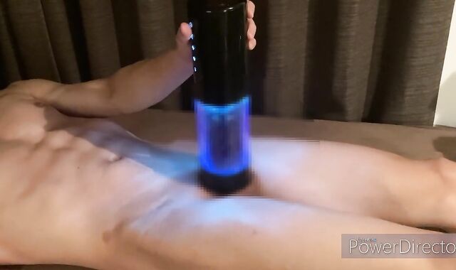 電動オナホ大好きすぎて中出ししてしまいました