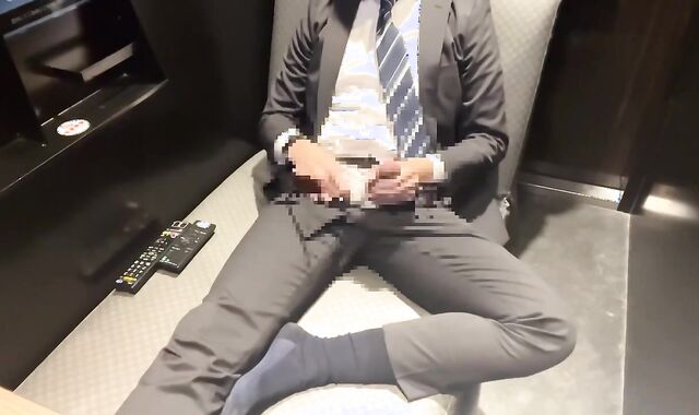 リーマンのビデボオナニー！濃厚ザーメンをパンツに大量射精！