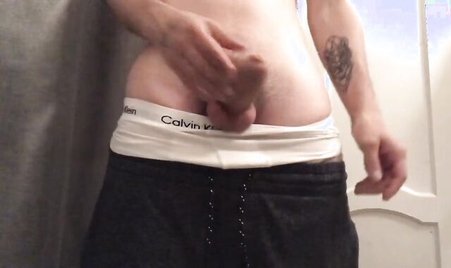 The man jerked off swiftly and jizzes in his mate's bathroom