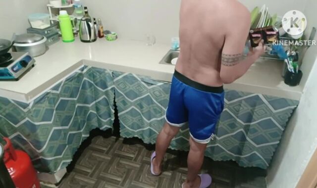 NAHULI ko si tito nagjajakol habang nagkakape Sarap cguro sumabay sa kanya mag kape o jakol