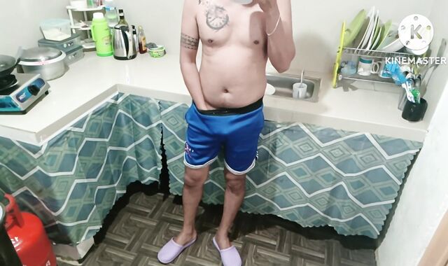 NAHULI ko si tito nagjajakol habang nagkakape Sarap cguro sumabay sa kanya mag kape o jakol