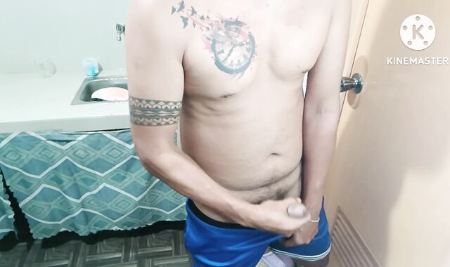 NAHULI ko si tito nagjajakol habang nagkakape Sarap cguro sumabay sa kanya mag kape o jakol