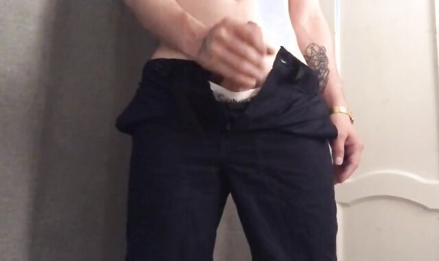 The stud in cut-offs played with his penetrate-stick and jizm