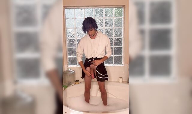 Femboy Bathrub Sesh????????