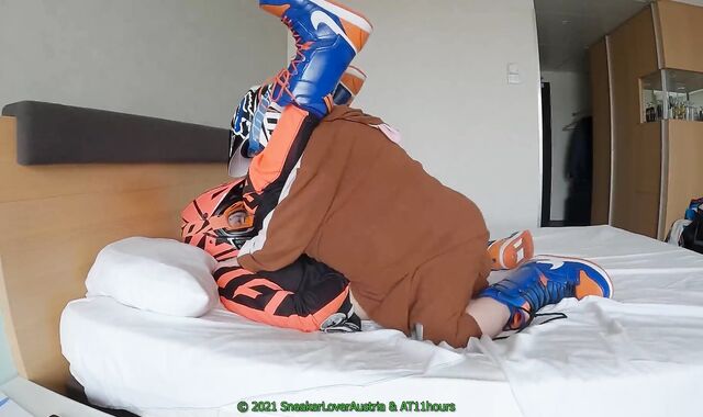 Silver-Blondie BOYFRIEND porks me in Fox MX with snowboard boots