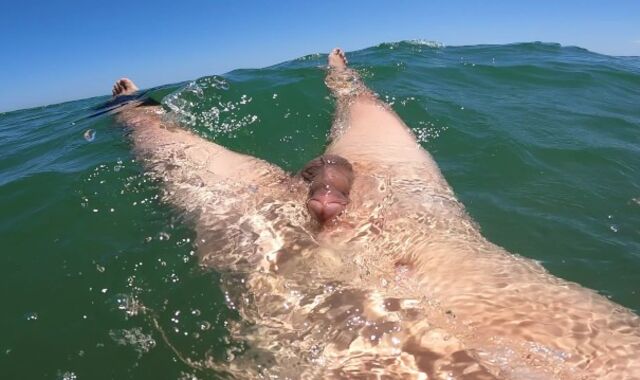 I spunk just for the delight of perceiving free-for-all-for-all, naked on a public beach