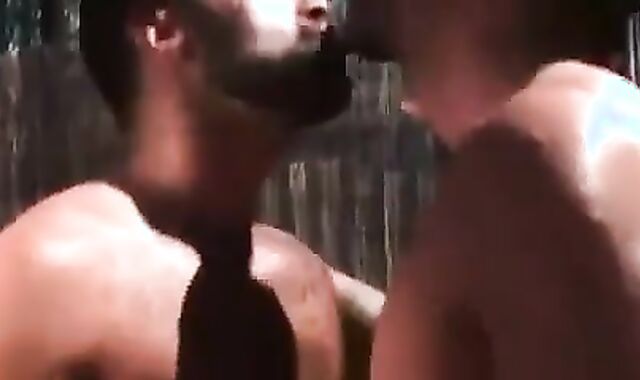 Tres que se lo montan