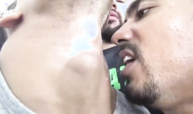 Neck take up with the tongue And Drool