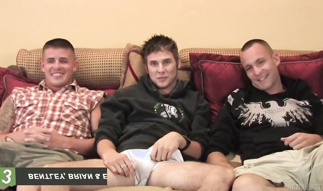 Activeduty - Tattooed muscular queer asslicking