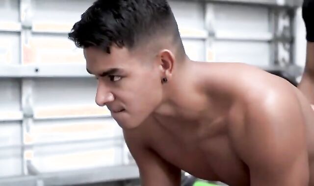 Helping Palm - Jay, Leo And Tim