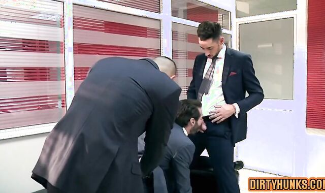 Muscle homosexual 3 way With Facial cumshot Money-shot