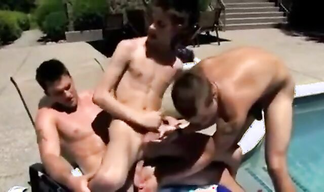 Doing mamas Bf Pool fuckfest