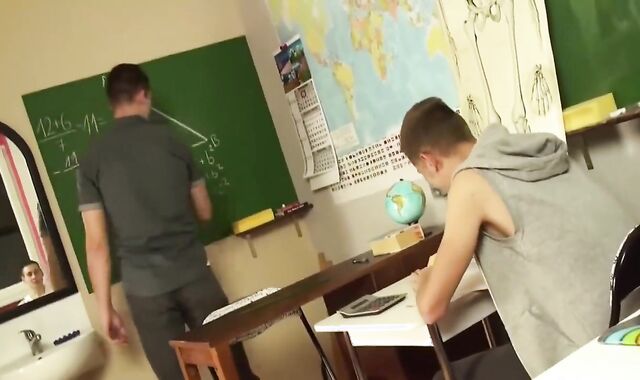 school-elder age teen teenagers Have fun engulf And smash