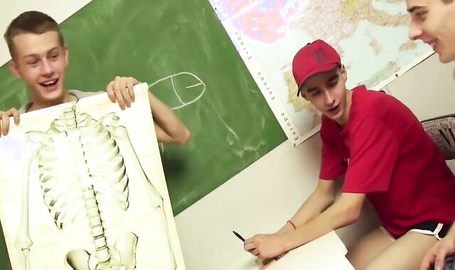 school-elder age teen teenagers Have fun engulf And smash