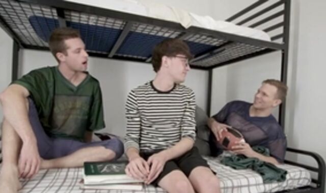 "Geek Wants A Footballteam" - ?