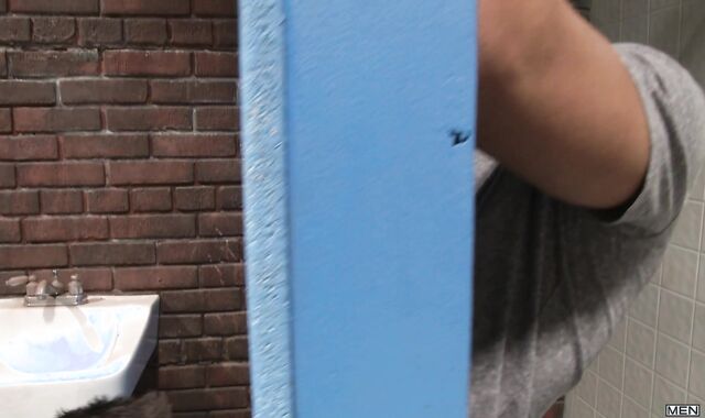 Radar - Trevor Knight and Rocco Reed assfucking Screw