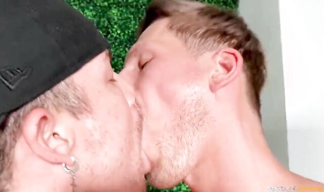 pretty three - Aspen, Nic Sahara & Roman Todd