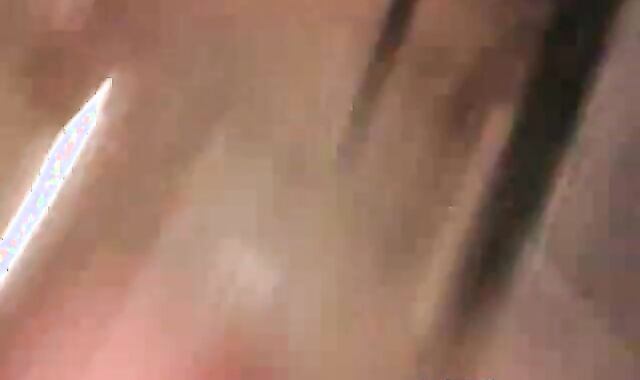 Flagra de pau duro no banheiro