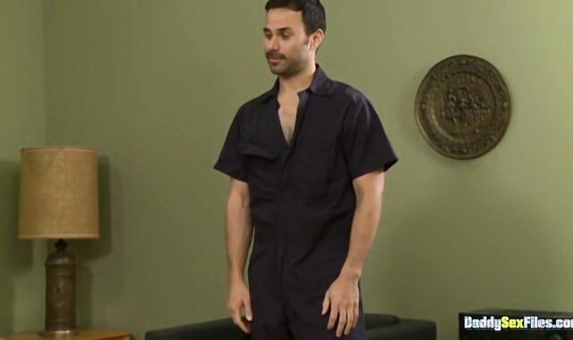 DaddySexFiles.com: Muscle jock Dirk Caber anilingus on sofa