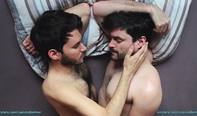 Friends jerking off together (very intimate)