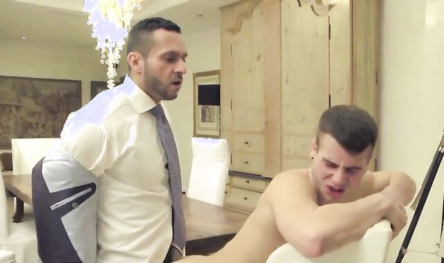 D/ddy plumbs His Houseb0y