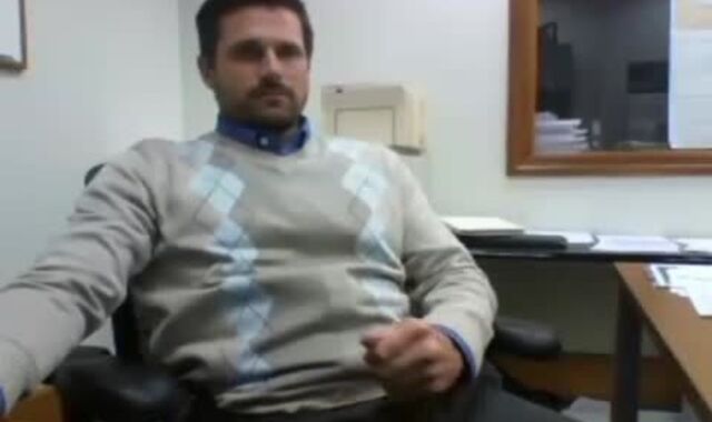 daddy deep-throats A Blast In The Office anew