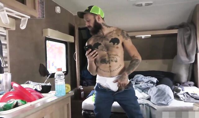 Tatted twunk lovin’ good-sized man-meat daddy