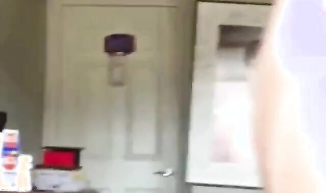 Sexy Gym Stud Jerking Off