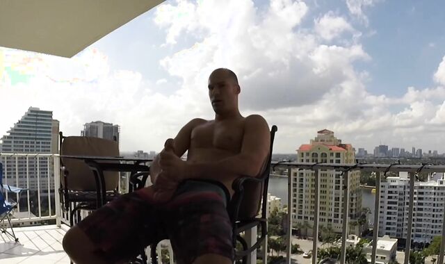 Tommylads fattest 10-Pounder Daddy Milks