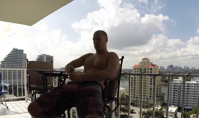 Tommylads fattest 10-Pounder Daddy Milks