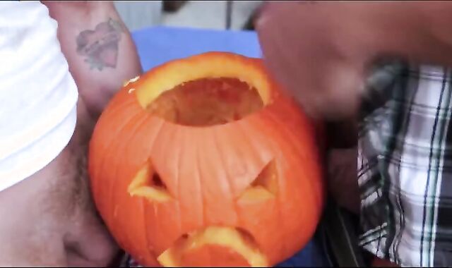 TrailerTrashBoys_-_Pumpkin_Fucker_-_Colt_Spence_&_Tryp_Bates.mp4