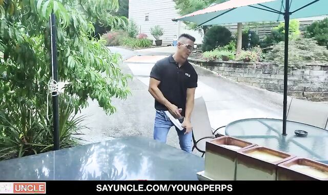 pretty guy porked By The Guard For Thin Dipping