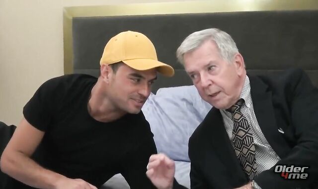 O4M - Schoolteacher Tops Student