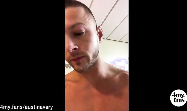 Austin Avery 4MyFans - coach