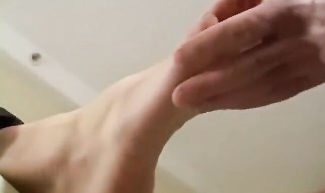 d4ddy l0v3s feet