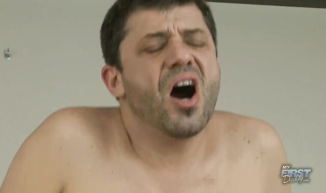 Homosexual-for-pay humungous 10-Pounder Daddy Showcases Bubble Bottom How To penetrate