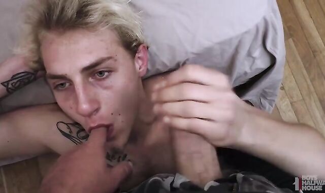 Broad open honeypot Filled To The Rim - Karl