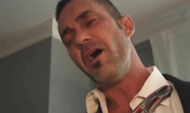 pleasing daddy - XVIDEOS.COM