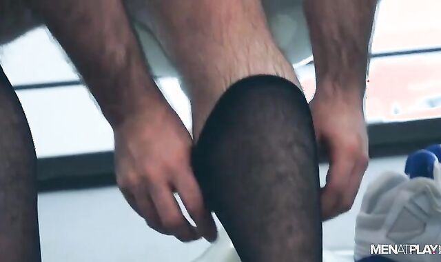 Peeping Camera operator (Kike Gil, Leo Rosso)