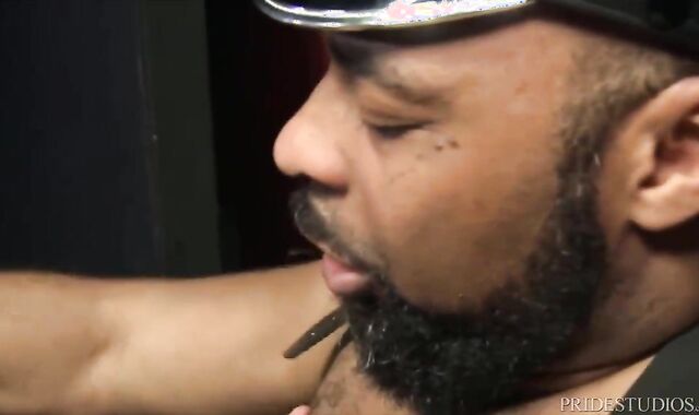 Praying For Daddys gigantic dark Arched 10-Pounder