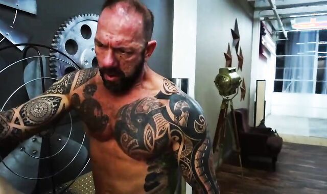 Muscle Parent Vic Rocco bonks Robert Rexton