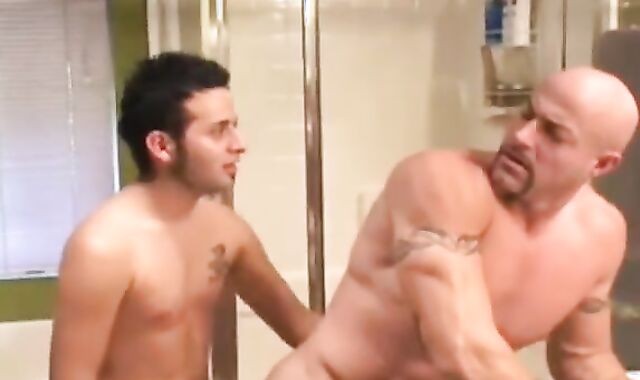 youthfull chap bonks Clean-shaven daddy Muscle chap In