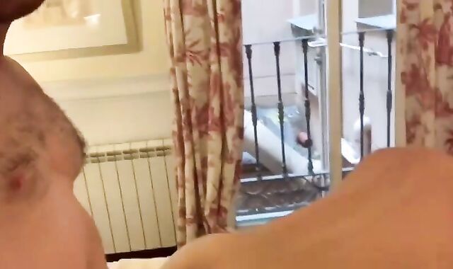 British & Spanish Flipfop: Daddy And Gabriel