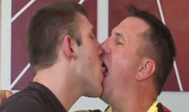 Dad bonks Aaron Mitchell