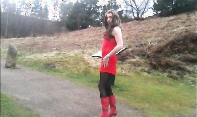 Tranny undressing in public