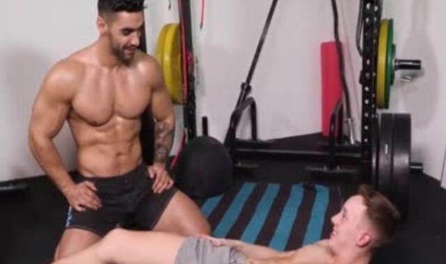 Skinny couple has a taste for penetrating in HD