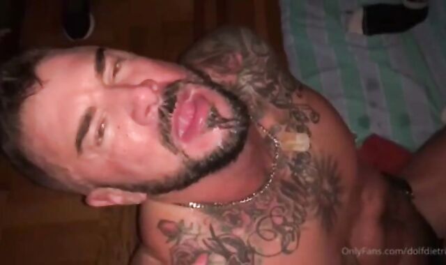 cum Drinking Event. enrapturing gay Hookup