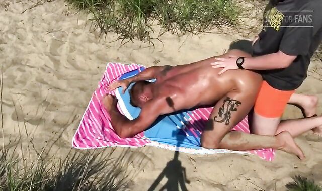 Dilf screwed On The Beach